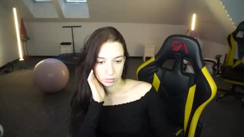 Sheryl online show from 10.10.25