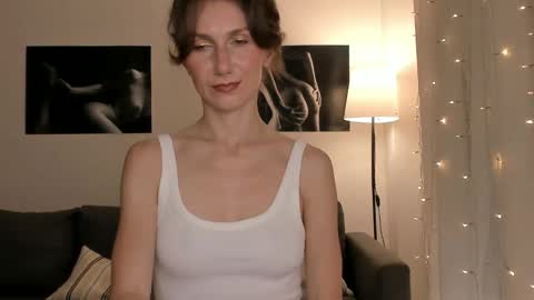 Snapshot of shesleepsnaked chatting on 04.18.26 shesleepsnaked online show from 04.18.26