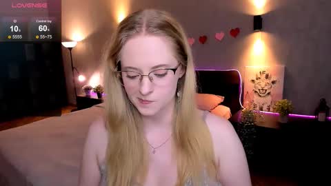 Hello guys my name is Aemilia online show from 09.11.25