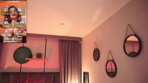 Snapshot of sheyla_hills_ chatting on 09.19.25 Sheyla online show from 09.19.25