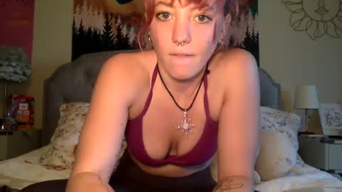 shh_itsmoon online show from 09.30.25