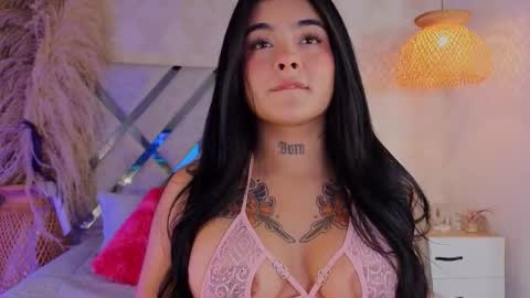 Snapshot of shimmer_lure chatting on 11.15.25 shimmer_lure online show from 11.15.25