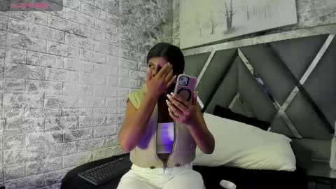 Snapshot of shinefoxx chatting on 04.16.26 ShineFoxx online show from 04.16.26