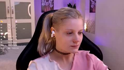 help me reach my first 25 thumbs up online show from 11.29.25