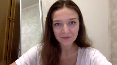 Snapshot of shining_pearl chatting on 09.11.25 Jesica online show from 09.11.25