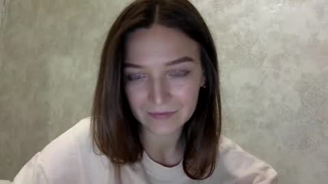 Snapshot of shining_pearl chatting on 10.17.25 Jesica online show from 10.17.25