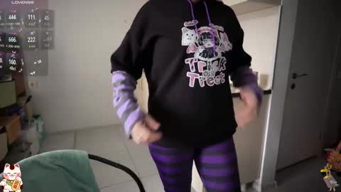 Im Lilu Rosenblum  Guys I have   ----Ill be glad to see you there online show from 01.11.26