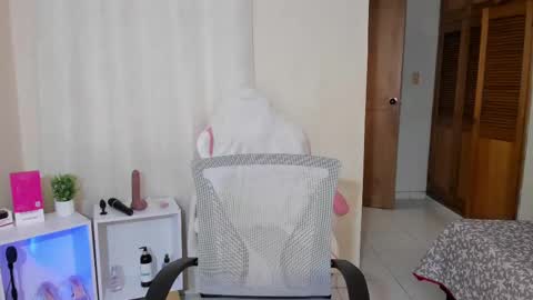  kendal  online show from 02.24.25