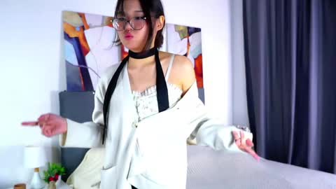 Naomi online show from 04.05.26