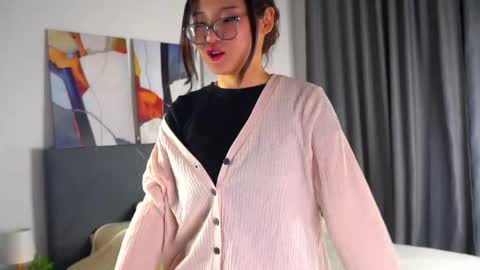 Naomi online show from 04.11.26