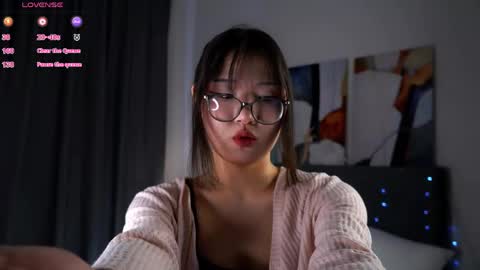 Naomi online show from 05.12.26