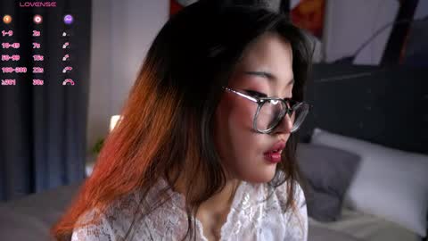 Naomi online show from 05.14.26