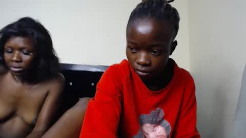 Snapshot of shortnswee254 chatting on 11.10.25 shortnswee254 online show from 11.10.25