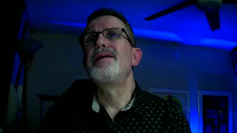 Snapshot of shrewtamer chatting on 02.11.25 shrewtamer online show from 02.11.25