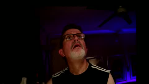 Snapshot of shrewtamer chatting on 10.23.25 shrewtamer online show from 10.23.25