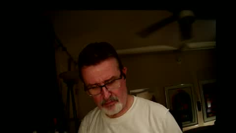 Snapshot of shrewtamer chatting on 10.25.25 shrewtamer online show from 10.25.25