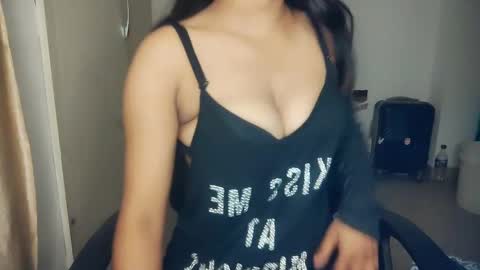 shreya_0 online show from 10.05.25