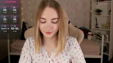 Snapshot of shy__polly chatting on 12.16.25 Polly online show from 12.16.25