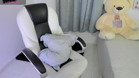 Nahomy online show from 12.28.24