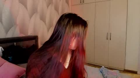 Mika online show from 12.17.25