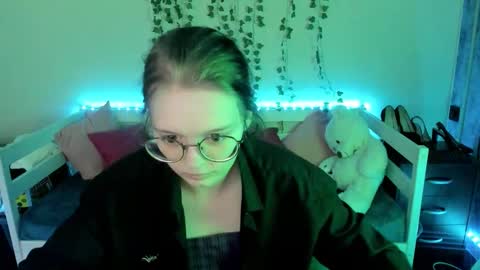 shy_elina01 online show from 10.10.25