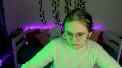shy_elina01 online show from 10.25.25