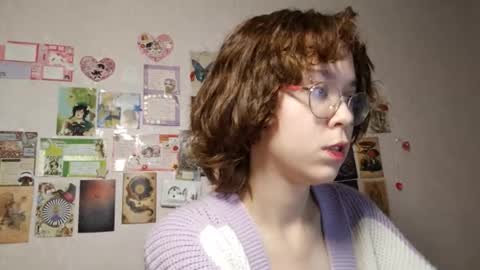 Snapshot of shy_kiss_twinkle_bloop chatting on 09.08.25 Milena online show from 09.08.25