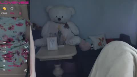 Snapshot of shy_moony chatting on 03.08.25 just Alex online show from 03.08.25