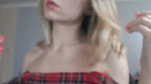 Snapshot of shy_moony chatting on 09.12.25 just Alex online show from 09.12.25