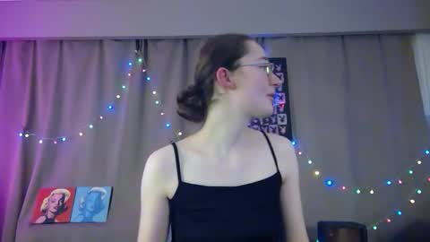 Shy Night Bat online show from 03.30.26