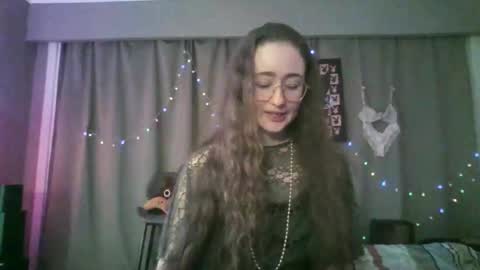 Shy Night Bat online show from 04.10.26