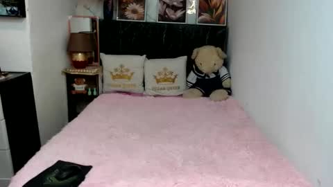 shy_pinay online show from 09.30.25