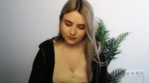 shy_sabrina_ online show from 04.13.26