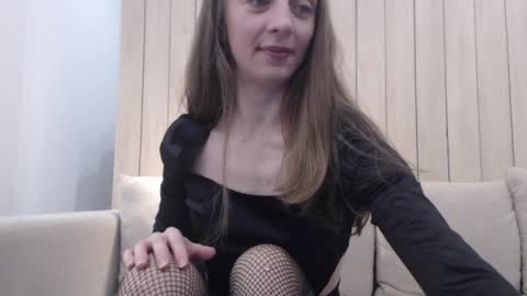 shy_schoolgirl_ online show from 12.30.24