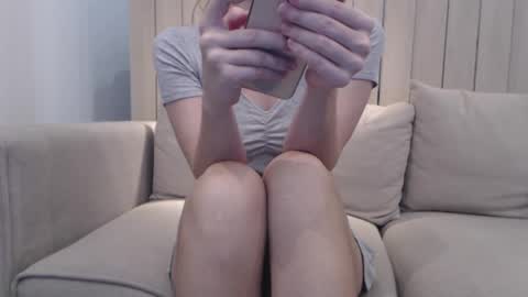 shy_schoolgirl_ online show from 02.05.25