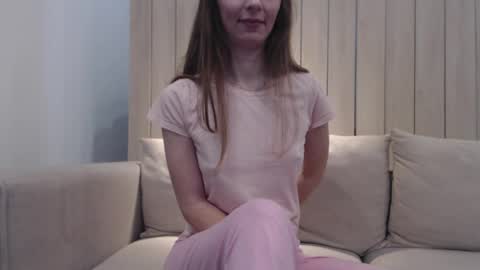 shy_schoolgirl_ online show from 03.03.25