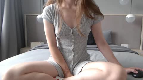 shy_schoolgirl_ online show from 09.12.25