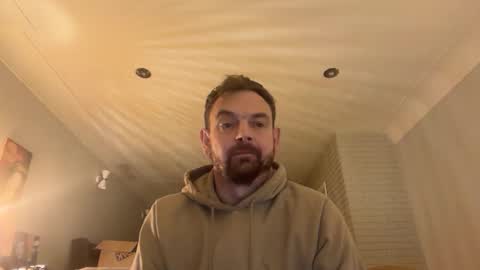 Snapshot of shyb35 chatting on 10.27.25 shyb35 online show from 10.27.25