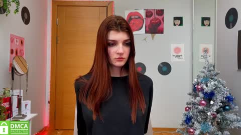 Snapshot of shybella_girl chatting on 01.14.25 Bella online show from 01.14.25