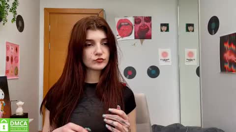 Snapshot of shybella_girl chatting on 02.13.25 Bella online show from 02.13.25