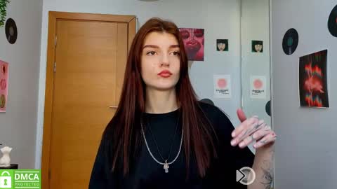 Snapshot of shybella_girl chatting on 02.19.25 Bella online show from 02.19.25