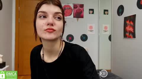 Snapshot of shybella_girl chatting on 02.20.25 Bella online show from 02.20.25