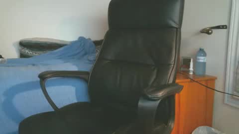 shyboyhugecum2020 online show from 09.29.25