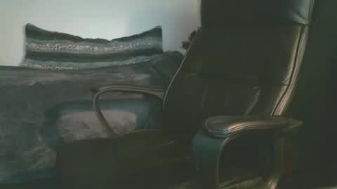 shyboyhugecum2020 online show from 03.25.26