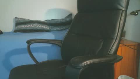 shyboyhugecum2020 online show from 04.02.26