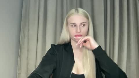 Shy Fox online show from 04.01.26