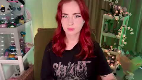 Snapshot of shyfoxxxy chatting on 06.15.26 Effie online show from 06.15.26