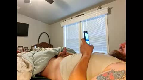 Snapshot of shyguycurious5 chatting on 09.23.25 shyguycurious5 online show from 09.23.25