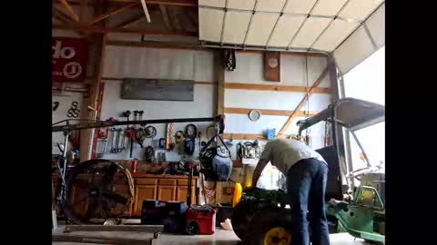 Snapshot of shyguycurious5 chatting on 10.23.25 shyguycurious5 online show from 10.23.25