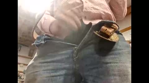 Snapshot of shyguycurious5 chatting on 11.07.25 shyguycurious5 online show from 11.07.25